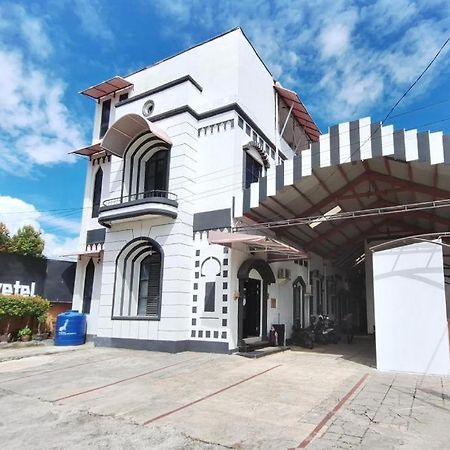 Urbanview Lovetel Near Jalan Sudirman By Reddoorz Padang  Zewnętrze zdjęcie